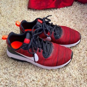 LIKE NEW Boys Nike tennis shoes!